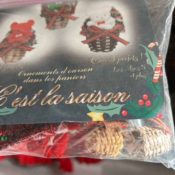 4/$50 Festive Bear Ornament Kit Christmas crafts 1980 🧸 - Picture 4 of 5